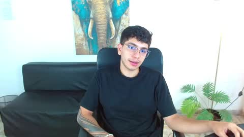 Max online show from March 18, 1:47 pm