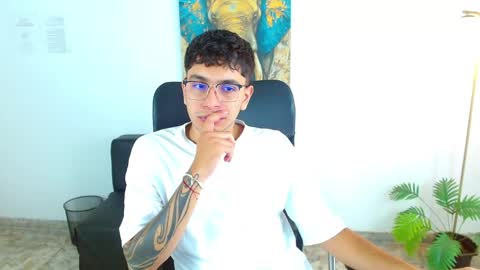 Max online show from March 23, 1:26 pm