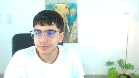 Max online show from March 27, 2:39 pm