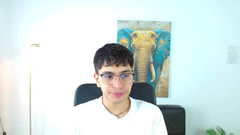 Max online show from March 29, 1:44 pm