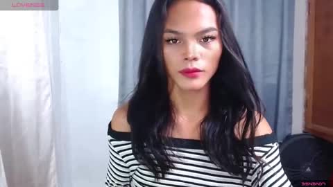 Divina online show from May 5, 8:33 am
