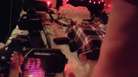 mac1119 online show from March 9, 4:38 am