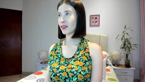 Macarena online show from December 5, 1:36 am