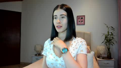 Macarena online show from February 25, 1:52 am