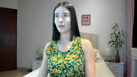 Snapshot of macarena_vallejo_ chatting on April 12, 2:49 am Macarena online show from April 12, 2:49 am