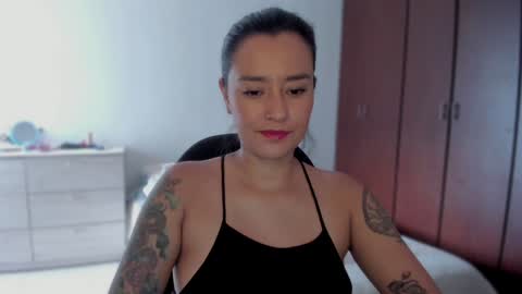 Snapshot of macarenax chatting on December 18, 2:28 pm Maca online show from December 18, 2:28 pm