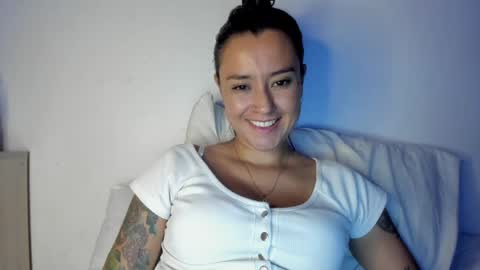 Snapshot of macarenax chatting on January 8, 1:32 am Maca online show from January 8, 1:32 am