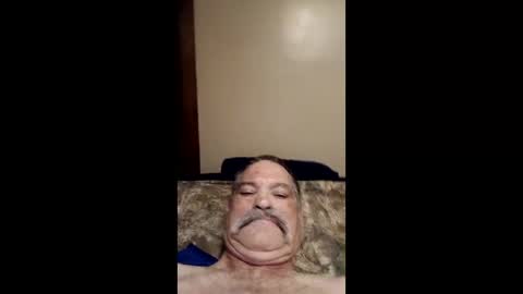 Snapshot of macdad1219 chatting on December 15, 5:01 am macdad1219 online show from December 15, 5:01 am