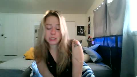 maceyloves online show from August 1, 1:32 pm