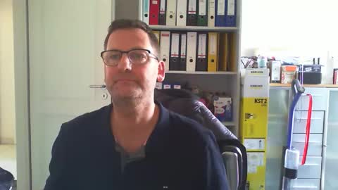 Snapshot of macfly67 chatting on April 17, 1:36 pm macfly67 online show from April 17, 1:36 pm