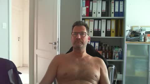 Snapshot of macfly67 chatting on May 14, 6:20 am macfly67 online show from May 14, 6:20 am