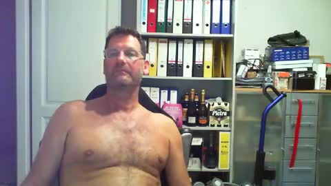 macfly67 online show from July 30, 9:36 pm