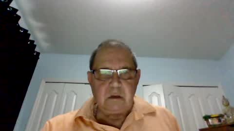 Snapshot of machet1 chatting on June 20, 10:51 am machet1 online show from June 20, 10:51 am