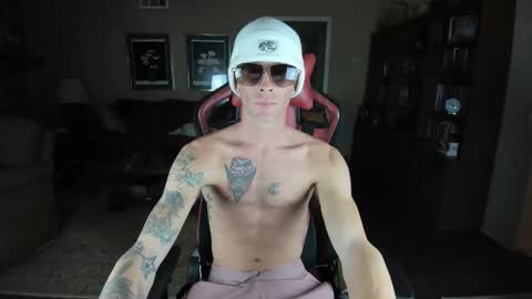 Snapshot of machinecumkelly69 chatting on February 18, 4:52 am machinecumkelly69 online show from February 18, 4:52 am