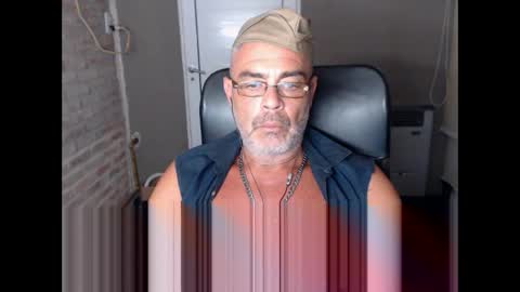 MACHO BUSCADOR online show from January 20, 4:32 am
