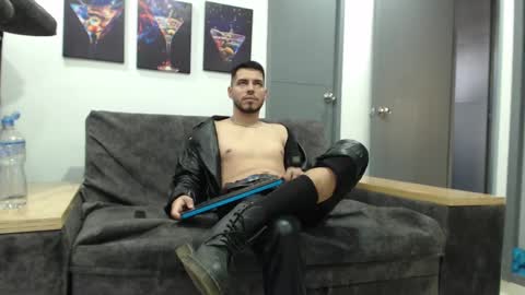 instagram mackdanielsx online show from September 10, 8:42 pm