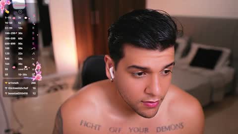 Snapshot of mack_demon chatting on December 3, 5:20 am Mack online show from December 3, 5:20 am