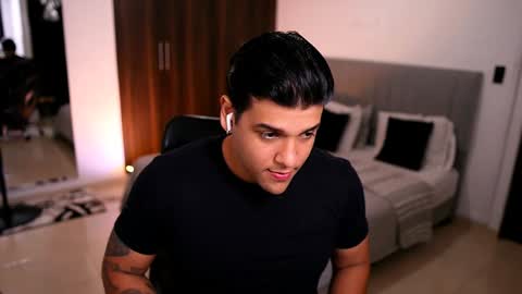 Snapshot of mack_demon chatting on December 15, 5:34 am Mack online show from December 15, 5:34 am