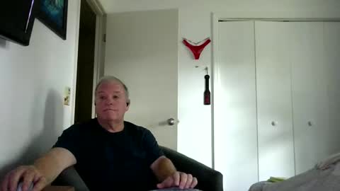 mackdocc001 online show from March 25, 7:09 pm