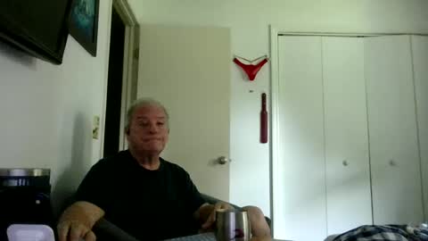 mackdocc001 online show from June 19, 5:39 pm