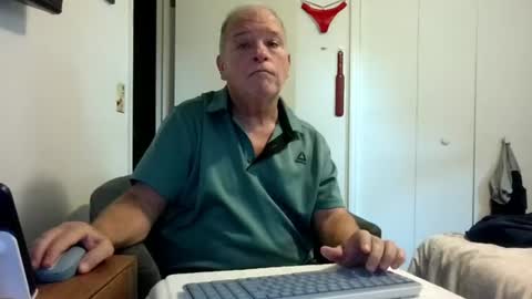 mackdocc001 online show from July 15, 5:18 pm