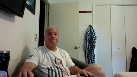 mackdocc001 online show from July 22, 4:32 pm