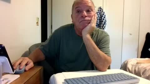 mackdocc001 online show from July 24, 2:59 pm