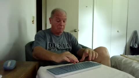 mackdocc001 online show from July 27, 2:57 pm