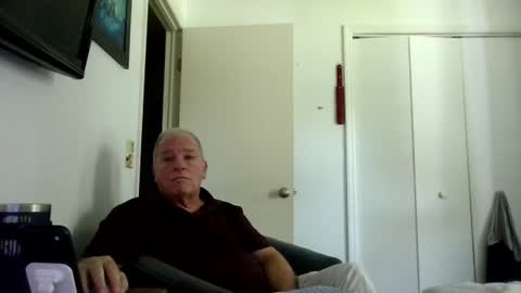 mackdocc001 online show from July 31, 3:11 pm