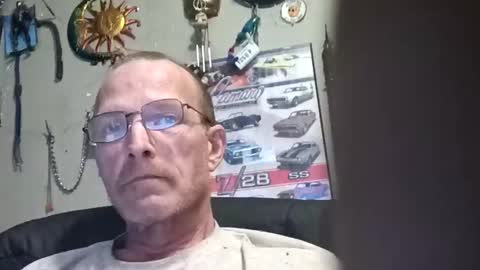 mackdog1369 online show from May 11, 7:47 am
