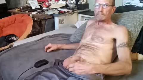 mackdog1369 online show from May 12, 11:29 am