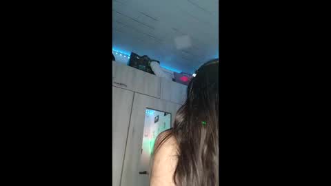 Snapshot of mackenzie_girls chatting on February 14, 4:09 am Linda Cataleya - funny weed money online show from February 14, 4:09 am