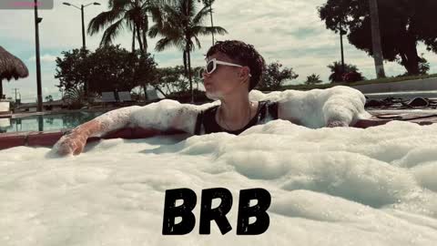 MACKENZIE CAMERON online show from February 5, 9:50 pm