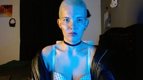 Noah Askew online show from November 30, 12:25 am