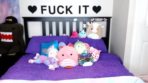 Mackenzie Wolfe online show from September 26, 5:44 am