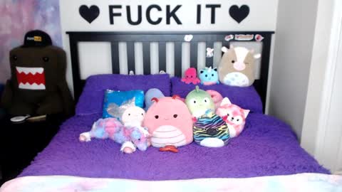 Mackenzie Wolfe online show from October 25, 3:47 am