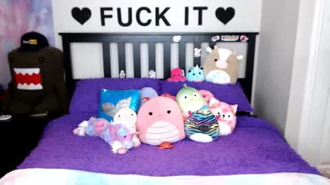 Mackenzie Wolfe online show from November 30, 3:10 am