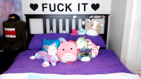 Mackenzie Wolfe online show from December 19, 5:03 am