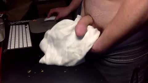 Snapshot of maclowe chatting on November 22, 11:31 am MacLowe online show from November 22, 11:31 am