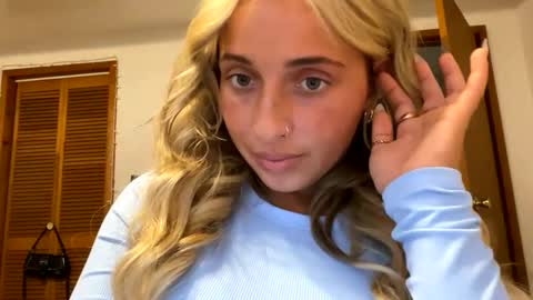 Snapshot of macyxaldy chatting on October 8, 7:11 pm macyxaldy online show from October 8, 7:11 pm