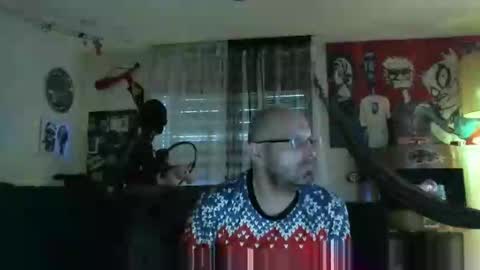 Snapshot of mad_dem0n chatting on December 15, 12:28 pm Manuel online show from December 15, 12:28 pm