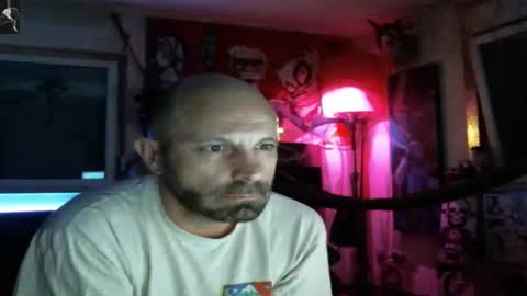 Snapshot of mad_dem0n chatting on September 19, 2:35 am Manuel online show from September 19, 2:35 am