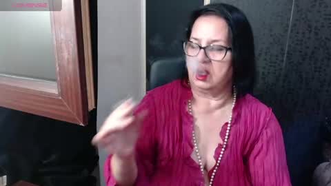 Snapshot of madam_sanjanne chatting on June 15, 11:18 pm Madam Sanjanne online show from June 15, 11:18 pm