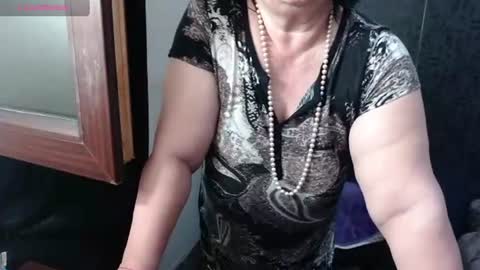Snapshot of madam_sanjanne chatting on June 16, 11:29 pm Madam Sanjanne online show from June 16, 11:29 pm