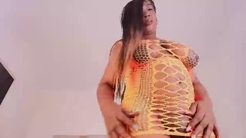 Snapshot of madame_ebony chatting on July 21, 11:45 am Gabriela - Madameebony online show from July 21, 11:45 am