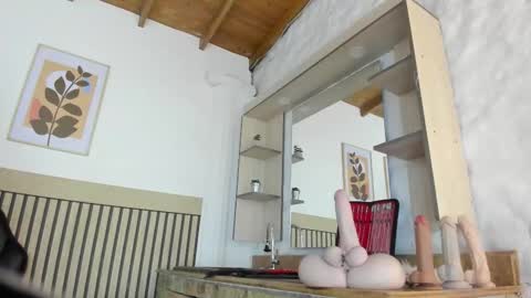 Snapshot of madame_ibby chatting on March 16, 1:04 pm madame ibby online show from March 16, 1:04 pm