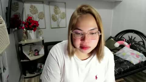 Snapshot of madame_ivy chatting on January 14, 10:43 am Ivy online show from January 14, 10:43 am