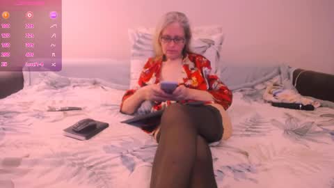 Snapshot of madamesquirttatti chatting on April 30, 8:57 pm MadameSquirtTatti online show from April 30, 8:57 pm