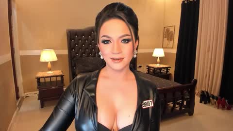 Snapshot of madammistressdominatrixxx chatting on November 28, 10:12 pm Alison Kloss online show from November 28, 10:12 pm