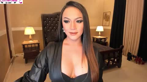 Snapshot of madammistressdominatrixxx chatting on December 3, 10:52 pm Alison Kloss online show from December 3, 10:52 pm